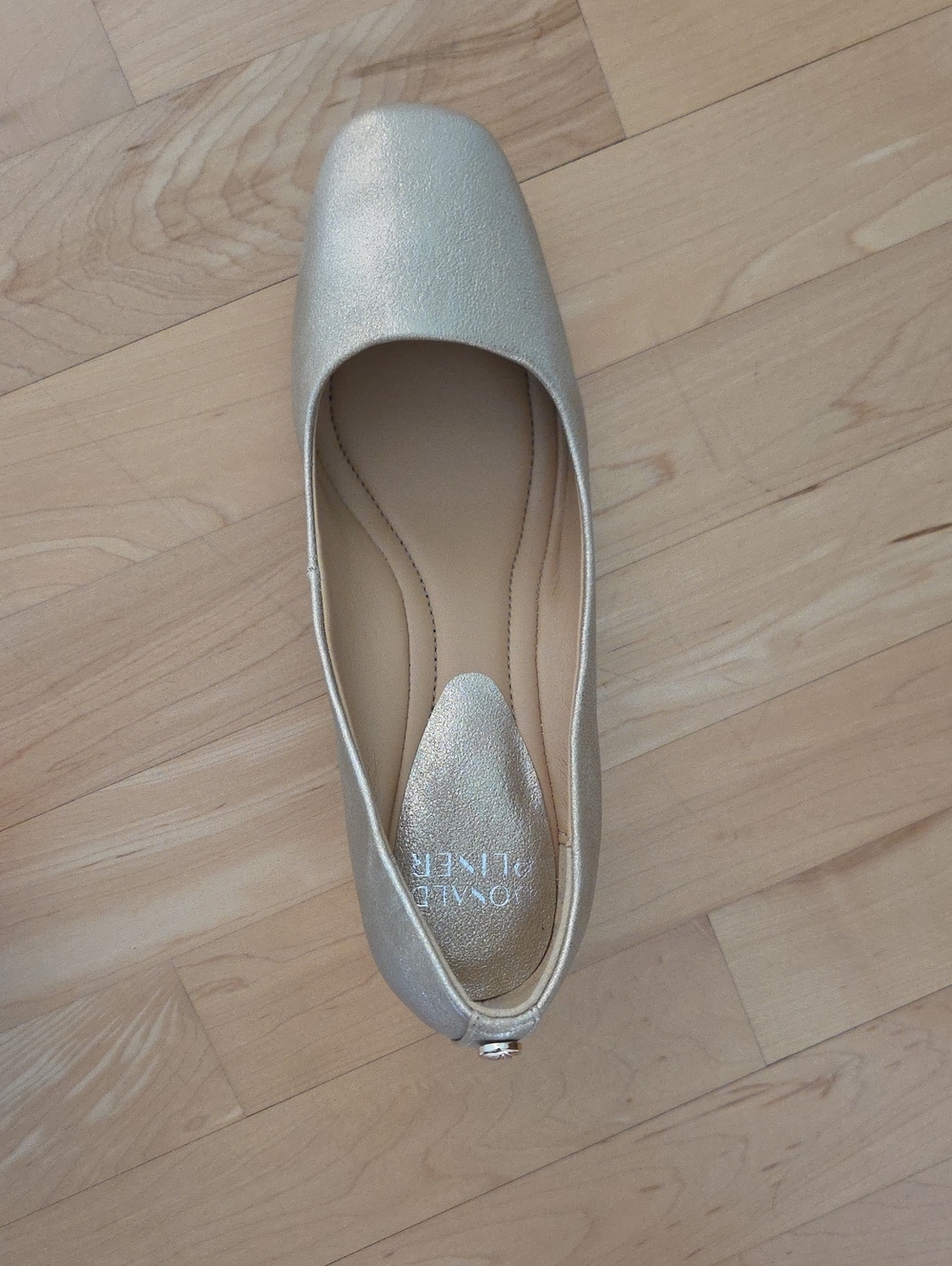 Donald J. Pliner Goodwyn Block Heel Pump NEW Size 7